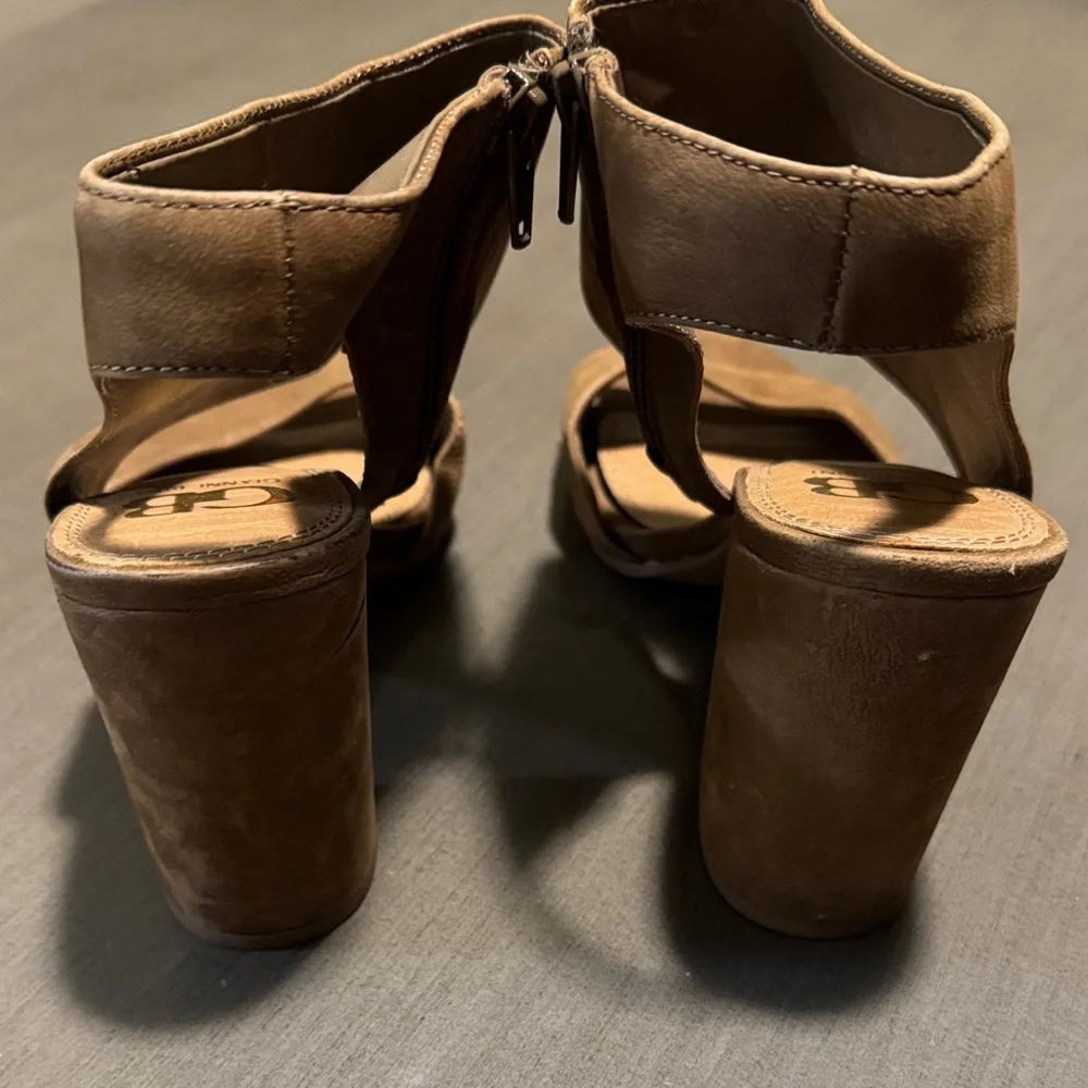 Gianni Bini Brown Open-Toe Slingback Leather Heels - Picture 5 of 5